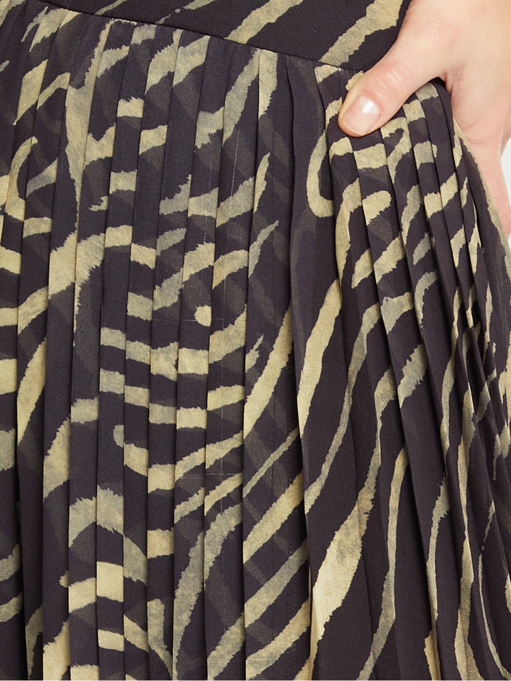 Kourt Kyla  Pleated Chiffon Zebra-Print Maxi Pants in Tan & Black - Picture 5 of 12
